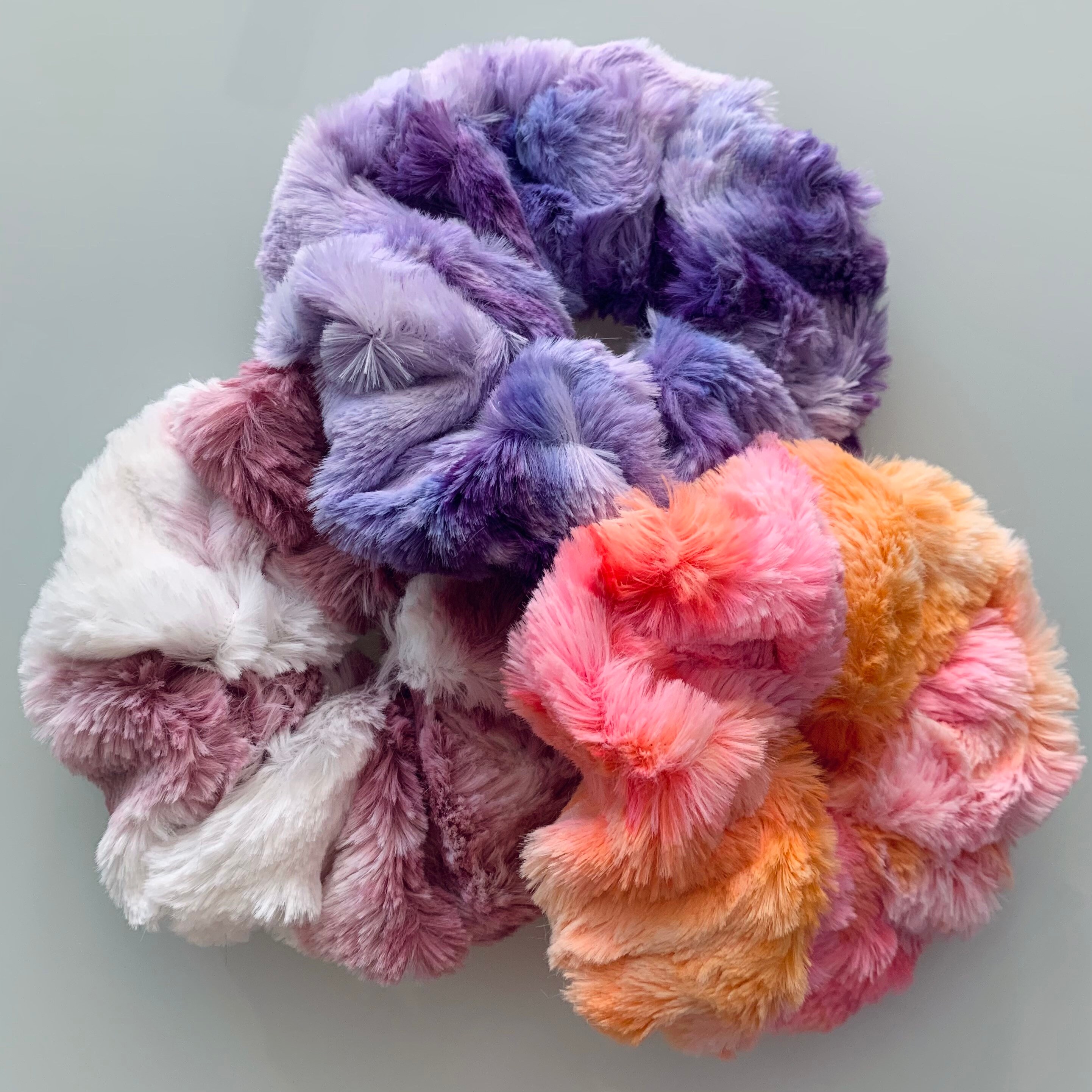 Gucci Beauty  Scrunchies With Pouch  - Lavender, Rose, and Aqua Super Soft Minky Scrunchies | Sorbet Sunset | Cherry Blossom  main image 4