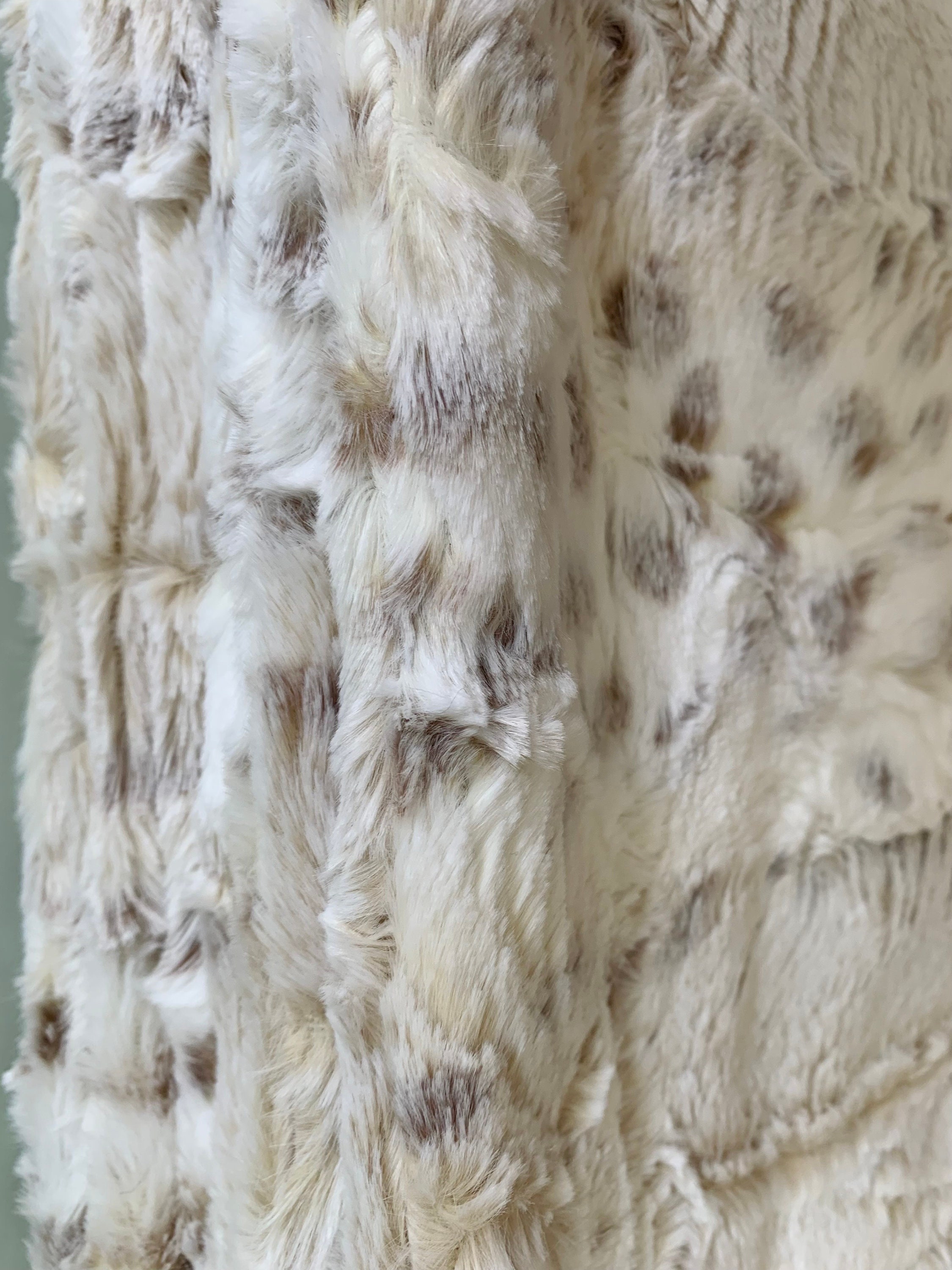 ❤︎ Frosted Wild Lynx Natural Minky Baby Blanket | Natural off