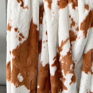 Cobertor Calf Penny Minky | Rust Brown White Luxe Cuddle | Cobertor Minky com estampa de vaca | Cobertor Minky para bebês, crianças e adultos
