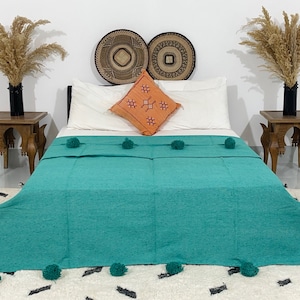 Moroccan 100% Cotton blanket , hand-loomed throw , Soft Handmade throw, Throw with fringe, Cream&Olive Green Cotton blanket.