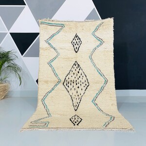 Berber Moroccan Costum rug - Moroccan Woolen carpet - New Azilal rug - Beni ouarain style - New Beni ouarain rug - fine berber rug