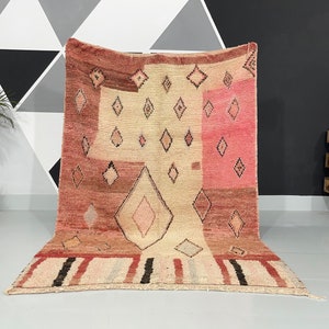 Vintage Moroccan rug,boujaad rug, Authentic Moroccan Rug, pink Moroccan rug, shaggy colorful rug