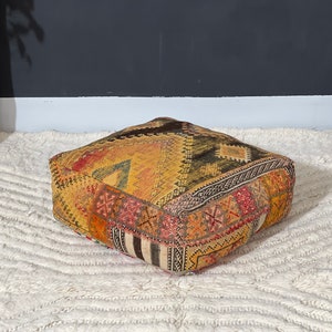 Moroccan Pouf, Vintage pouf, Living Room Pouf, Gifts for Mom, Handmade Poufs, Home Decor Pouf, Boho Pouf