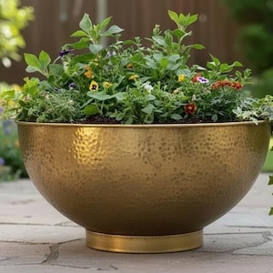 Cache-pot en bronze martelé, finition laiton, décoration marocaine, art bohème pour la maison
