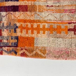 Vintage Faded Boujaad Rug, Colorful Monotone Moroccan Rug Area carpets 7x10ft image 10