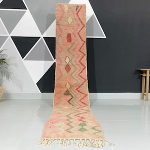 Vintage moroccan runner - Old Berber rug - Handmade Wool rug - Berber Hallway rug - Home decor vintage - Peach rug