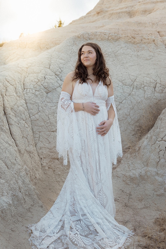 chinese dress ladies The Romanza Dress in White Chantilly Lace 12 / White Chantilly Lace