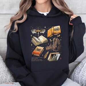 Iron Flame Hoodie, Onyx Storm Pullover, Fourth Wing Bookish Hoodie, Fantasy Dragon Top, Rebecca Yarros Hoodie, Book Lovers Gift Bild 4