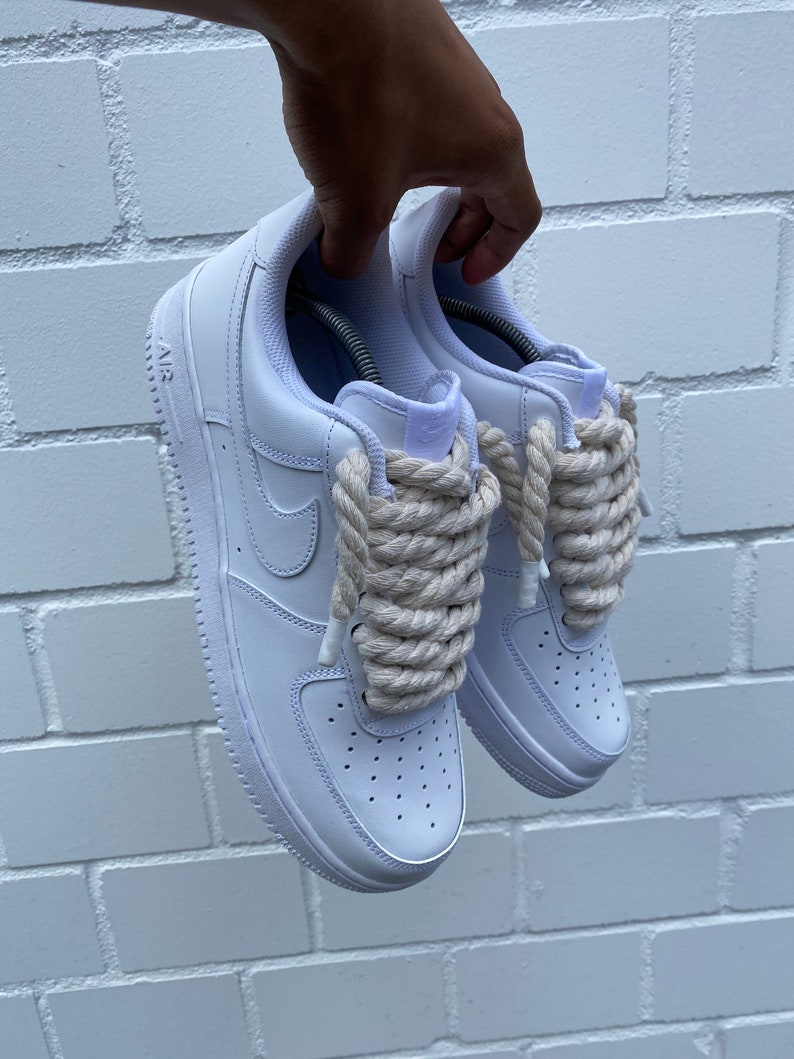 how to put laces in nike air force