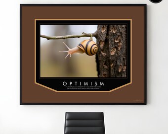 Arte con cita de caracol optimista: decoración motivacional para la oficina
