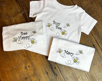 Kids Bumble Bee T-Shirt, kann mit Namen personalisiert werden oder wählen Sie Busy Bee oder Bee Happy