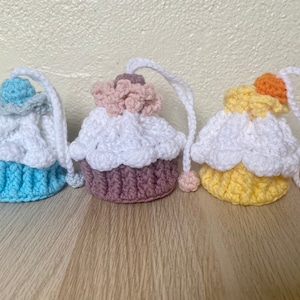 Crochet mini bag, cupcake bag, makeup bag