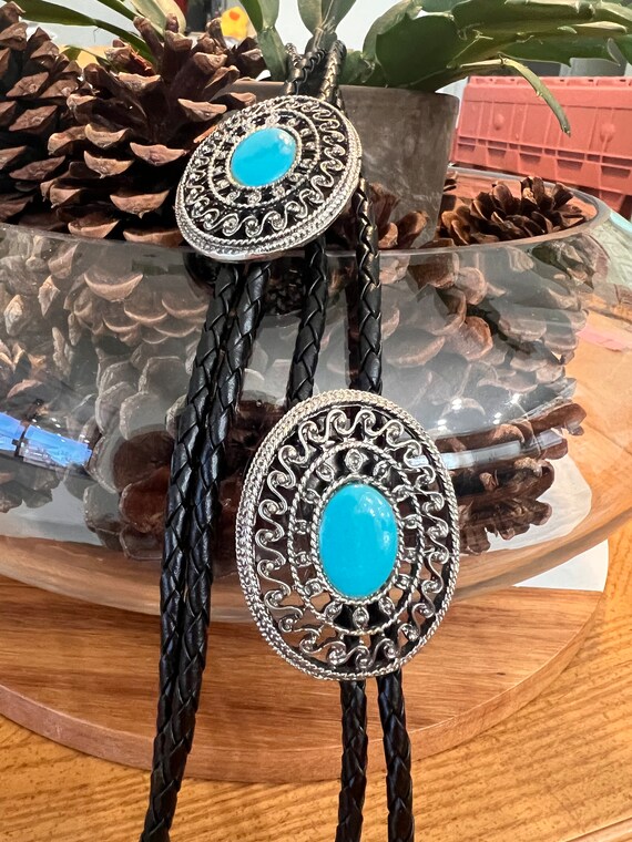Vintage Cast Metal and Turquoise Inlay Bolo Tie - image 2