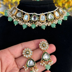 Pearl kundan choker jhumka tikka set/kundan jewelry set/indian jewelry set/kundan jhumka set/punjabi jewelry indian jewelry set choker