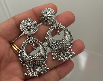 Geoxideerde Jhumka-oorbellen: Indiase boho-festivalsieraden