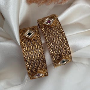 Imitation or Kundan rubis vert bracelets or / parure de bijoux indiens / parure de bijoux punjabi dorés ensemble de diamants en or / bracelets de mariée chooda