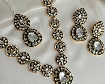 Ungeschnittene Kundan grüne moderne Halskette Ohrringe leicht/indische ungeschnittene Halskette Punjabi Schmuck indischer Schmuck Pachi Kundan Gold lange Rani Har