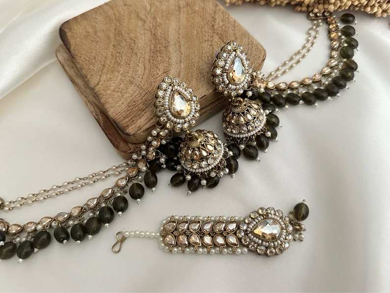 pearl stone finish jhumka tikka with bahubali sahara Kundan polki jhumka set/pachi kundan jewelry jewellery south indian gold pearl tyani mehndi green