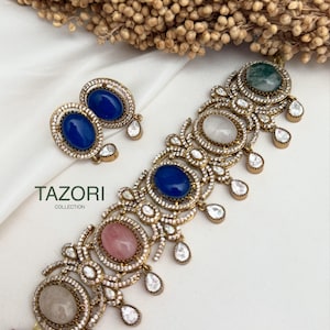Ensemble ras de cou tyani en pierre Monalisa, ensemble de clous d'or, collier de mariage indien, bijoux punjabi, bijoux de mariée, Inde du Sud, vert multicolore