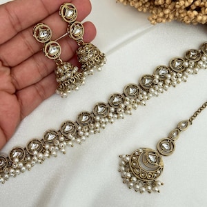 Pearl kundan choker jhumki tikka set/polki jewelry set/indian jewelry set/gold kundan green set/punjabi jewelry indian jewelry set choker