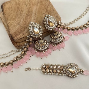 pearl stone finish jhumka tikka with bahubali sahara Kundan polki jhumka set/pachi kundan jewelry jewellery south indian gold pearl tyani baby pink
