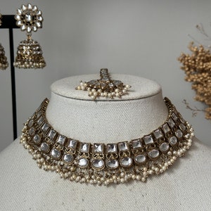 Pearl kundan necklace jhumka tikka set/kundan jewelry set/indian jewelry set/kundan jhumka set/punjabi jewelry indian jewelry set choker pin