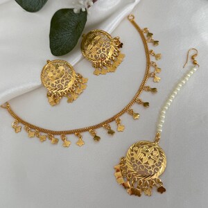 Jadau pearl/multi traditional jaggo set/lightweight multicolor tikka set/jadau tikka set/pink jadau set/pipple patti set/jadau jewelry desi image 5
