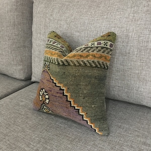 12x12 Cute Rug Pillow, Vintage Boho Throw Cushion Case, Green Mini Turkish Pillow Cover, Designer Small Pillow, 11.8x12.2 pulgadas