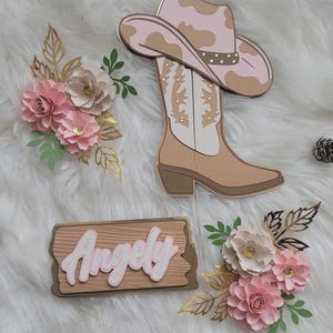 Decorazione per torta a forma di cowgirl, decorazione 3D personalizzata, fiori di carta fatti a mano, torta rodeo da cowgirl personalizzata per una festa di compleanno in stile western