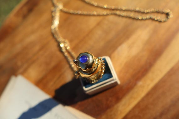 Avon 1990 Ever After Perfume Necklace Gold tone
