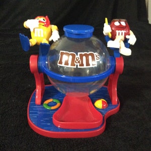 VTG M&Ms Make a Splash dispenser