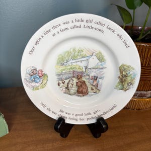 Mrs. Tiggy-Winkle, Beatrix Potter Designs, Vintage Wedgwood 6 3/4&quot; Plate