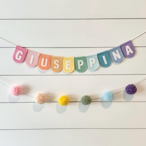 Estandarte de fieltro de vieira con letras personalizadas - Decoración personalizada para guarderías de bebés y habitaciones para niños / Estandarte de banderines con nombre