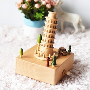 Personalisierte Schiefe Turm von Pisa, Spieluhr aus Holz, personalisierte Gravur Geschenk für Kinder, Geschenk für Sie