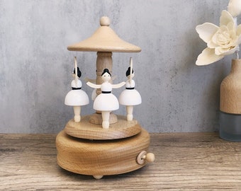 Wirbelndes Ballett Mädchen Spieluhr aus Holz, Spin Ballerina Mädchen, maßgeschneiderte Spieluhr, einzigartiges Geschenk, besonderes Andenken, Geschenk für sie