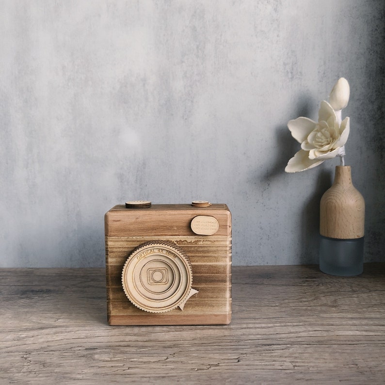 Vintage Kamera Spieluhr aus Holz, Individuelle Spieluhr, Einzigartiges Geschenk, Besondere Andenken, Geschenk für Sie, Geschenk für Ihn Bild 4