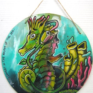 Hand-Painted Circular Wood Art – Beach Scene Wall Decor, Coastal Home Accent
