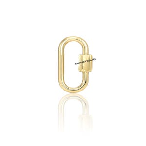 Op de afbeelding: Een goudkleurige, ovaalvormige sluiting met een schroefsluiting. De sluiting is zeer reflecterend, met de tekst "BAWREEJEWELLERS" aan de zijkant. De sluiting wordt getoond tegen een witte achtergrond.