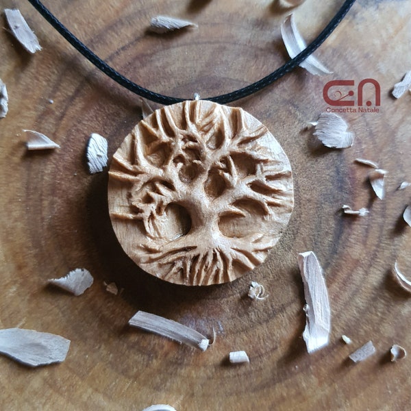 Collana albero della vita. Ciondolo intagliato a mano in legno di Noce Italiano