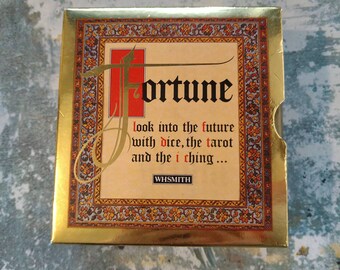 Vintage Wahrsagerei Set. Tarot, I Ging Stäbchen und Würfel. Erschienen 1987
