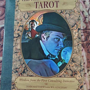 Tarot signé. Le tarot Sherlock Holmes. Pont et guide signé qui l'accompagne