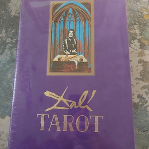 SEALED Dali Tarot Deck i towarzyszący przewodnik. Taschen
