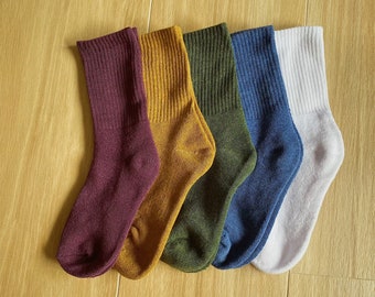 Ultra Comfort Solid Colour Crew Socks
