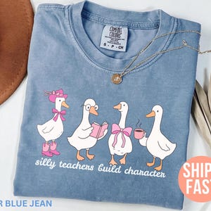 Camiseta Comfort Colors® Silly Teacher Goose, camiseta de volta às aulas, agradecimento aos professores, camiseta da equipe de professores, primeiro dia de aula, presente para professores
