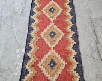 Alfombra Kilim de yute y lana tejida a mano: estilo bohemio geométrico, alfombra tribal vintage, decoración de suelo de tejido plano hecha a mano, corredor de fibra natural.