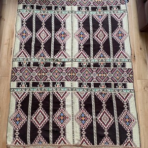 Traditional Middle Eastern Handwoven Kilim Rug
