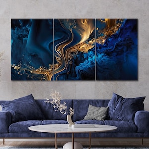 Może przedstawiać: Abstrakcyjny wydruk artystyczny w niebiesko-złotym schemacie kolorystycznym. Wydruk jest podzielony na trzy panele, z których każdy zawiera wirujące, płynne linie i kształty.