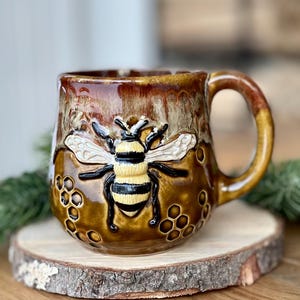 Bee mug ceramic, 10 fl oz / 300 ml, handmade cup, pottery, stoneware