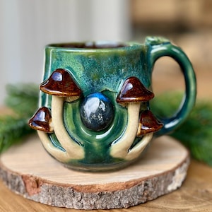 Tasse champignon ornée de labradorite, mug en céramique artisanale, cadeau idéal pour les amateurs de cristaux, 300 ml