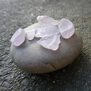 pale lavender sea glass, lilac sea glass, light lavender colour sea glass